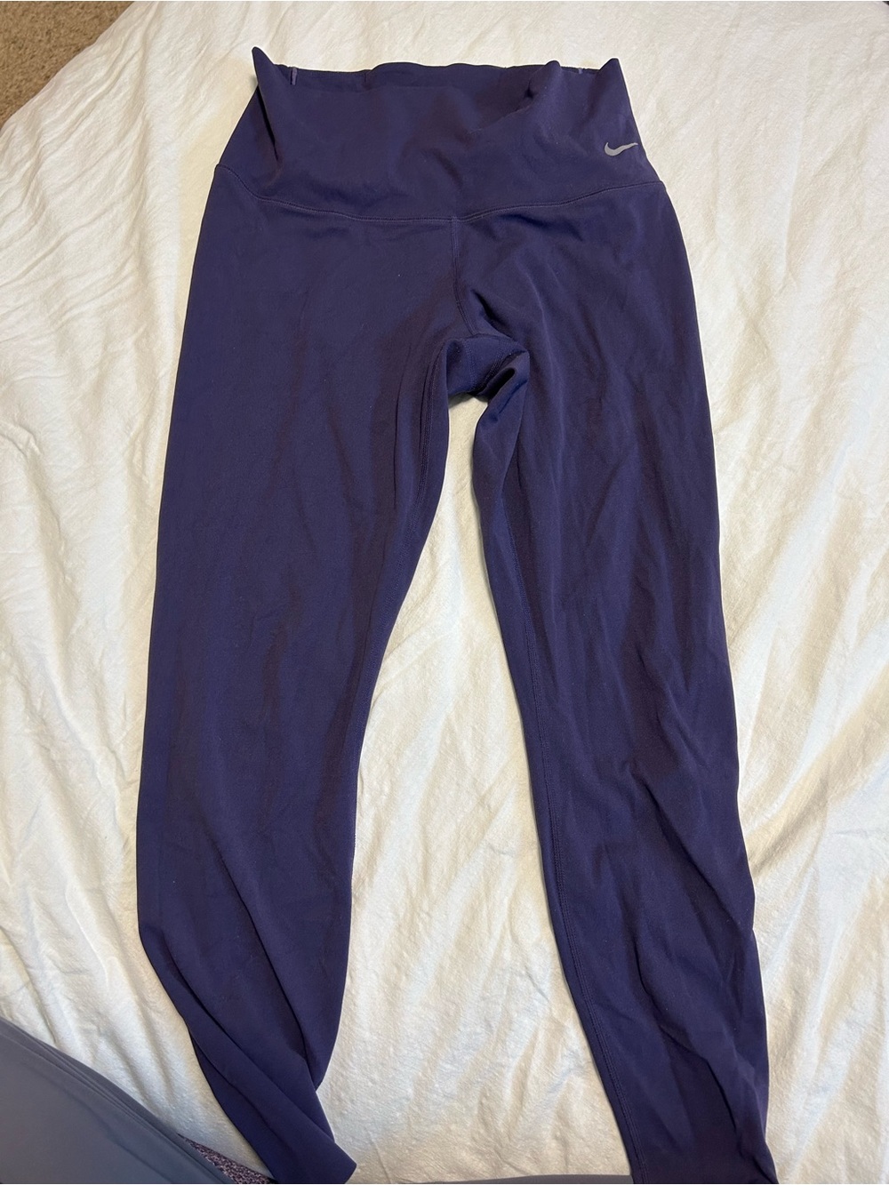 Nike women’s High-Waist Leggings - Purple size M